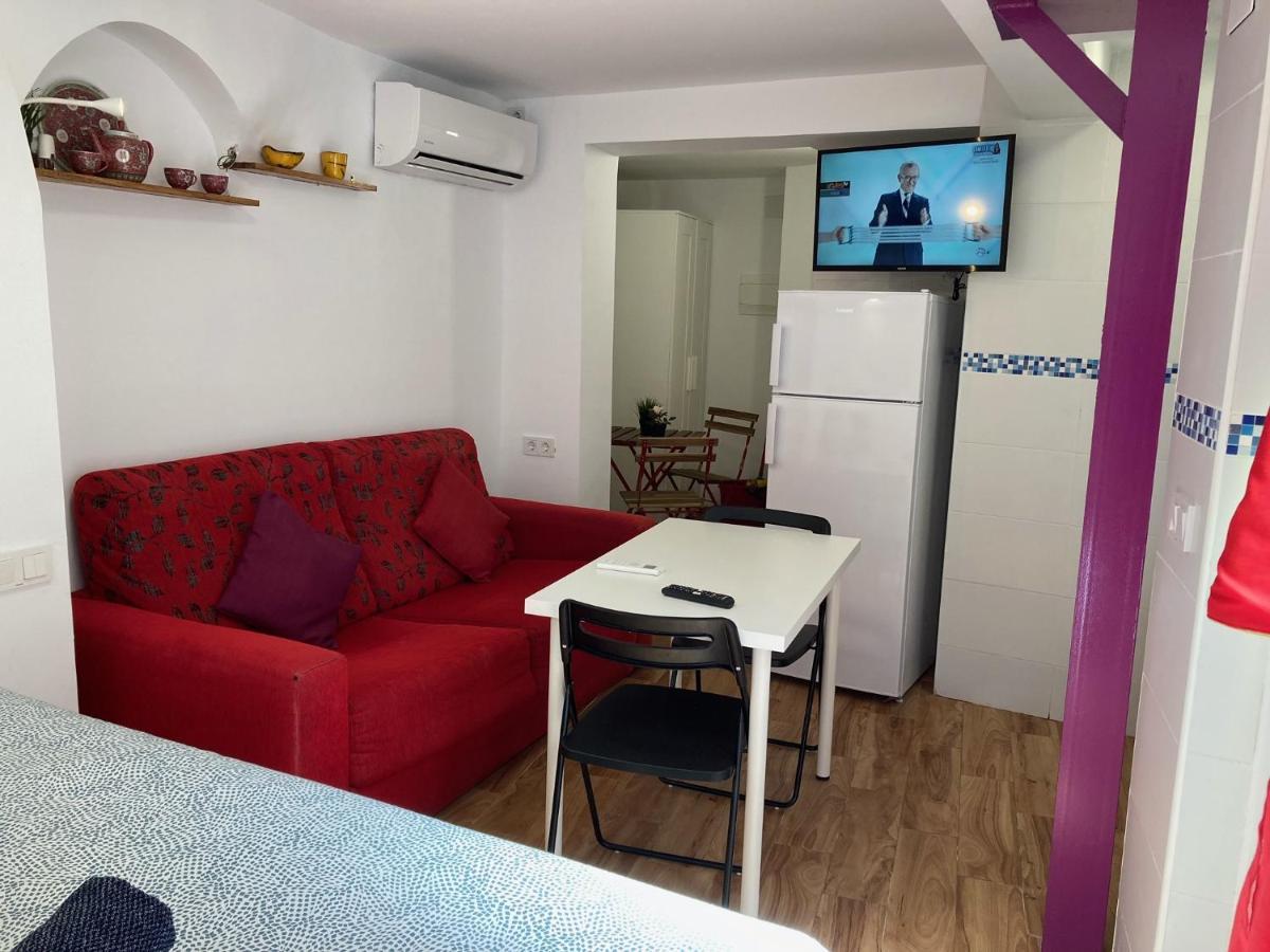 Malaguena Salerosa "Apartamento - Estudio Con Terraza" En Casa Tipica De 1 A 4 Dormitorios มาลากา ภายนอก รูปภาพ