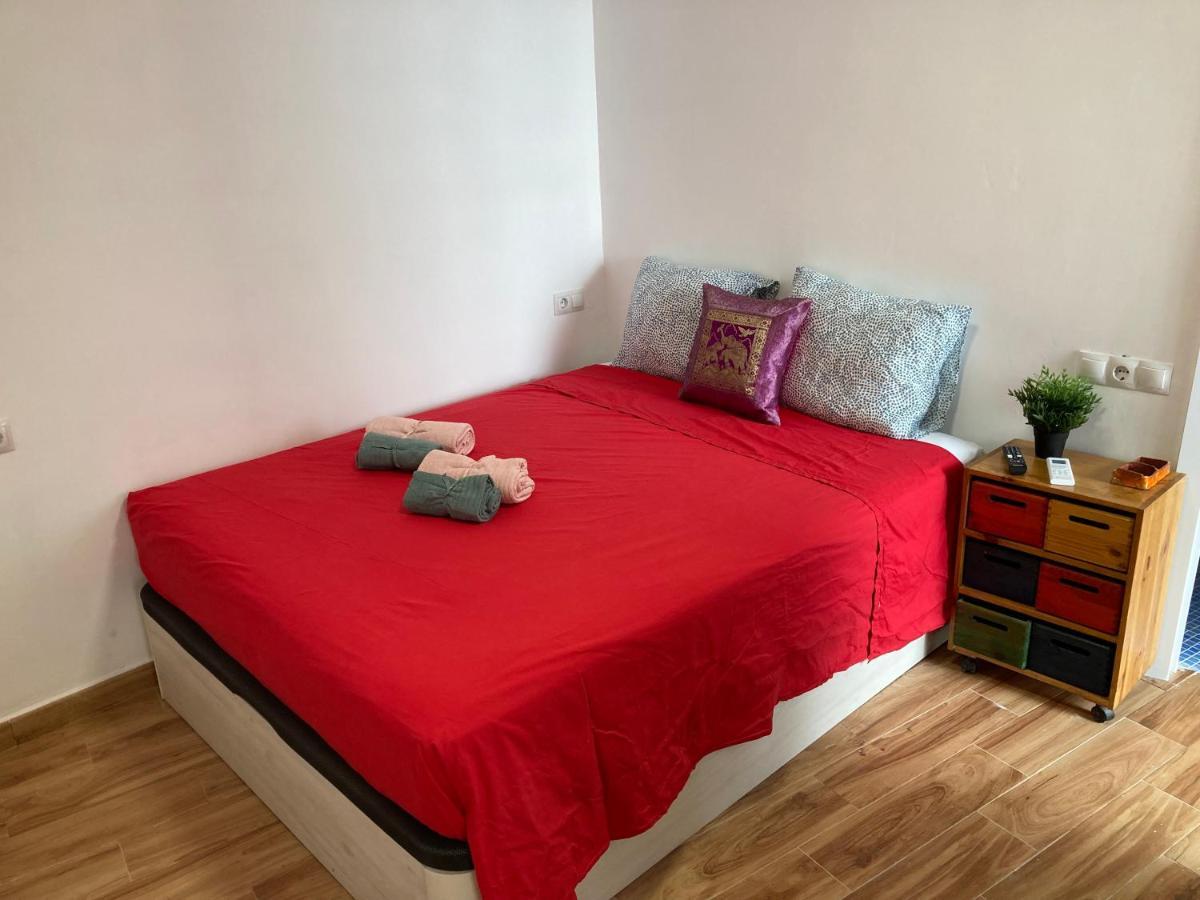 Malaguena Salerosa "Apartamento - Estudio Con Terraza" En Casa Tipica De 1 A 4 Dormitorios มาลากา ภายนอก รูปภาพ