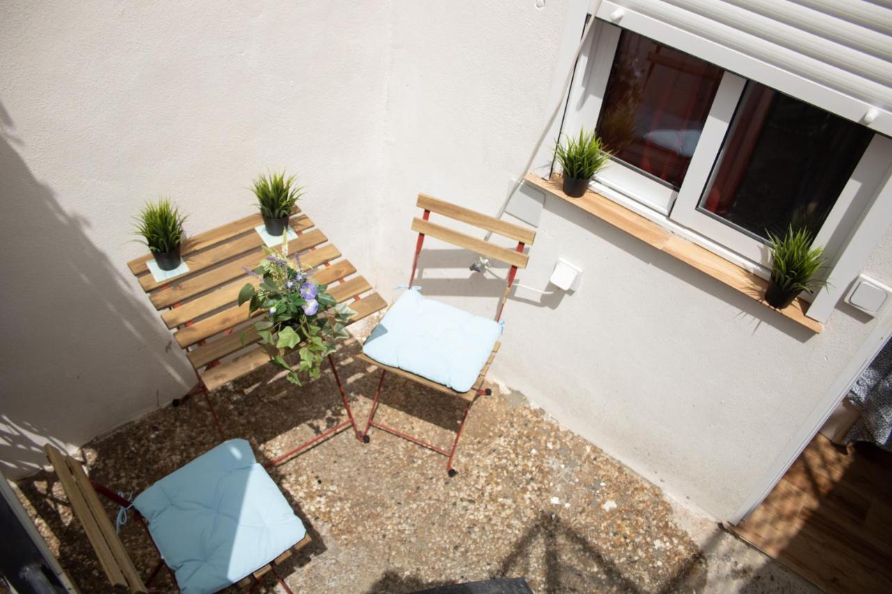 Malaguena Salerosa "Apartamento - Estudio Con Terraza" En Casa Tipica De 1 A 4 Dormitorios มาลากา ภายนอก รูปภาพ