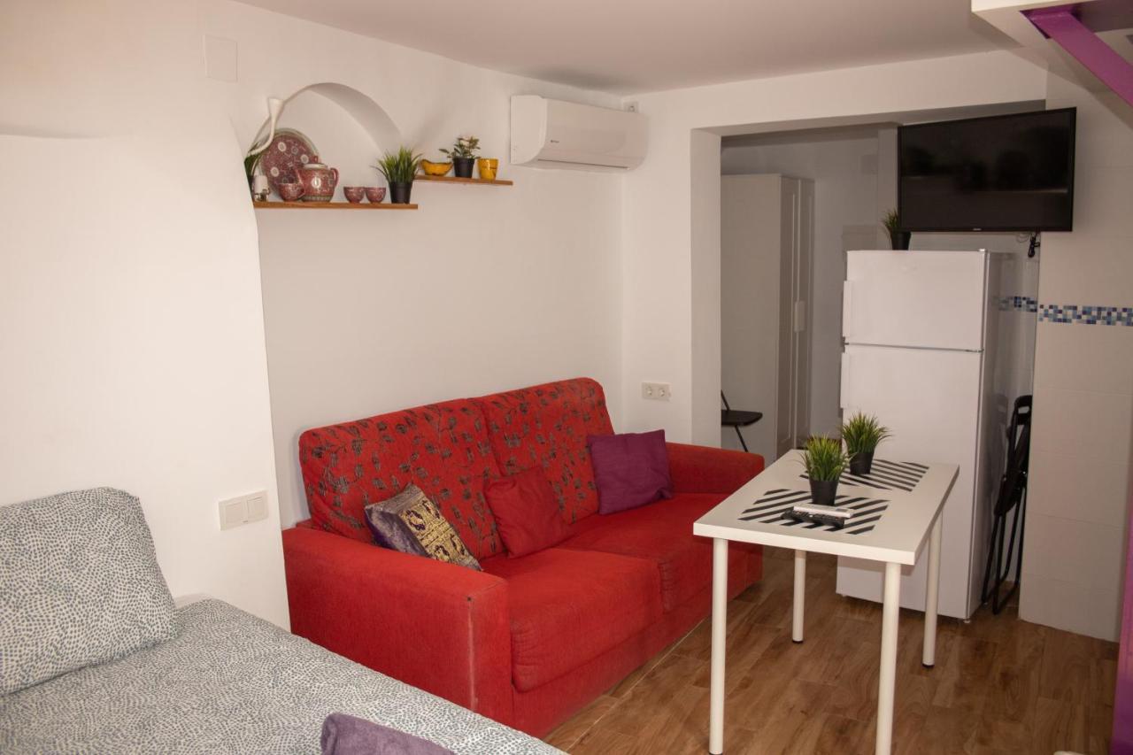 Malaguena Salerosa "Apartamento - Estudio Con Terraza" En Casa Tipica De 1 A 4 Dormitorios มาลากา ภายนอก รูปภาพ