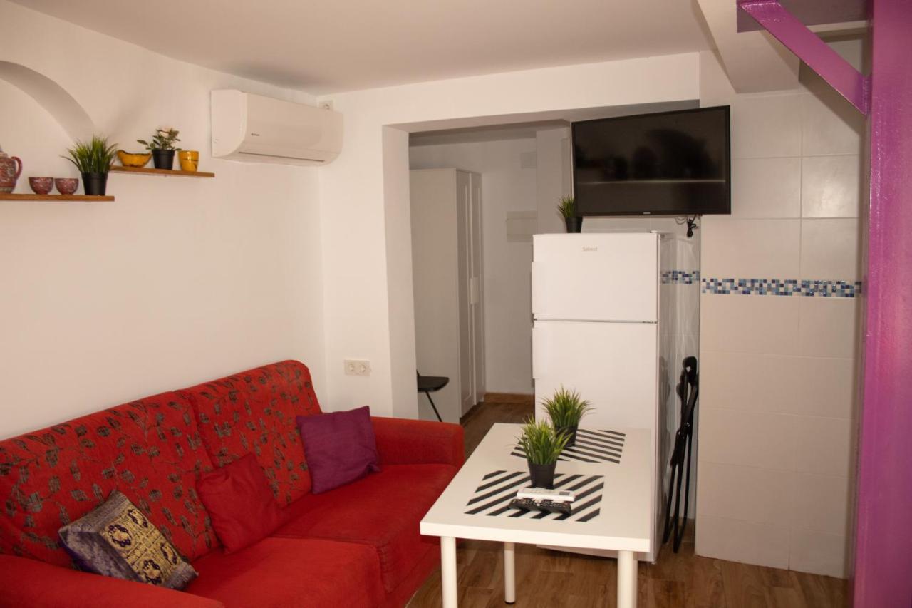 Malaguena Salerosa "Apartamento - Estudio Con Terraza" En Casa Tipica De 1 A 4 Dormitorios มาลากา ภายนอก รูปภาพ