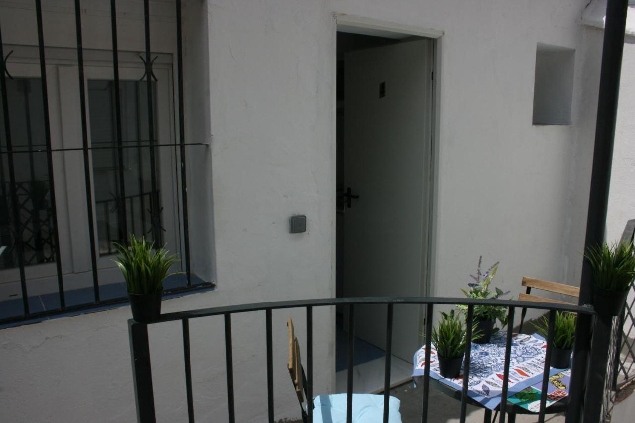Malaguena Salerosa "Apartamento - Estudio Con Terraza" En Casa Tipica De 1 A 4 Dormitorios มาลากา ภายนอก รูปภาพ