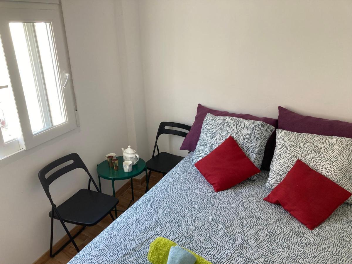 Malaguena Salerosa "Apartamento - Estudio Con Terraza" En Casa Tipica De 1 A 4 Dormitorios มาลากา ภายนอก รูปภาพ