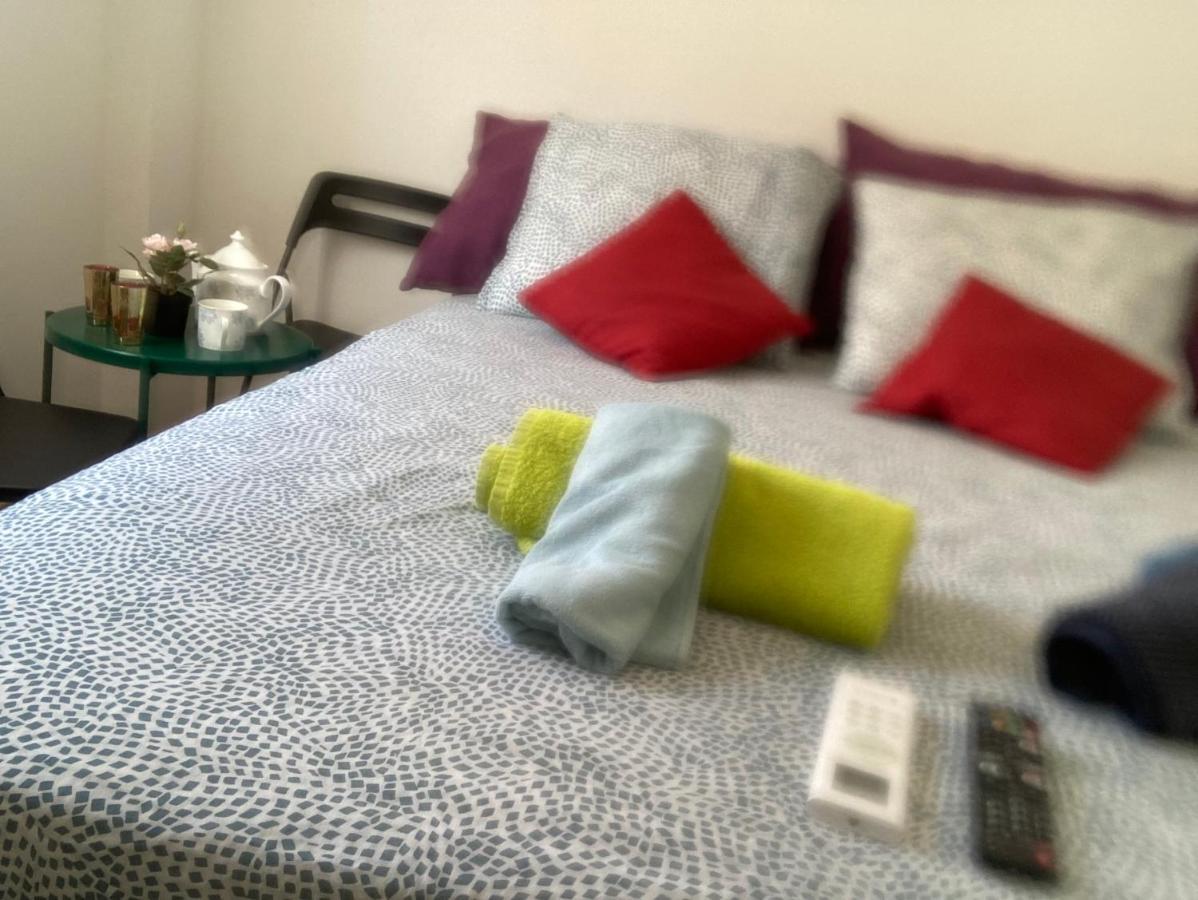Malaguena Salerosa "Apartamento - Estudio Con Terraza" En Casa Tipica De 1 A 4 Dormitorios มาลากา ภายนอก รูปภาพ