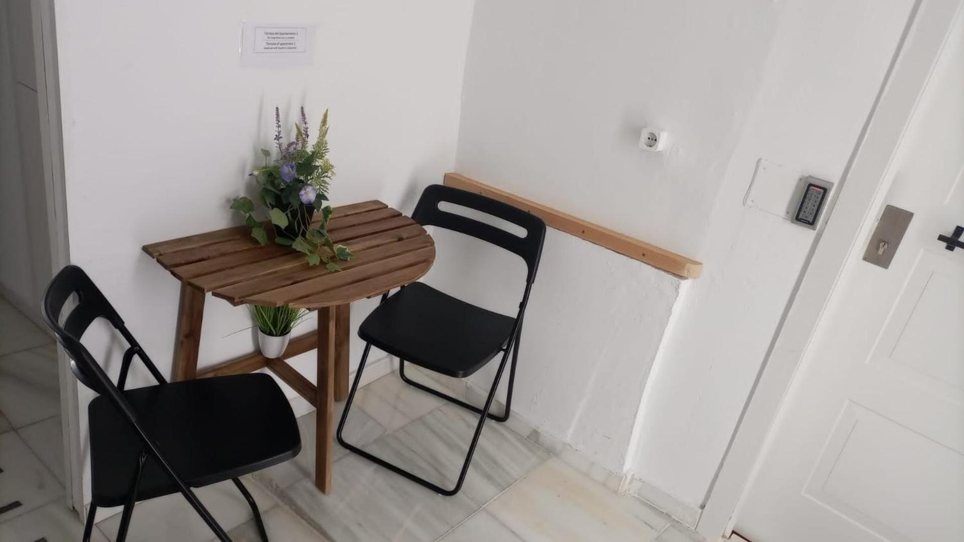 Malaguena Salerosa "Apartamento - Estudio Con Terraza" En Casa Tipica De 1 A 4 Dormitorios มาลากา ภายนอก รูปภาพ